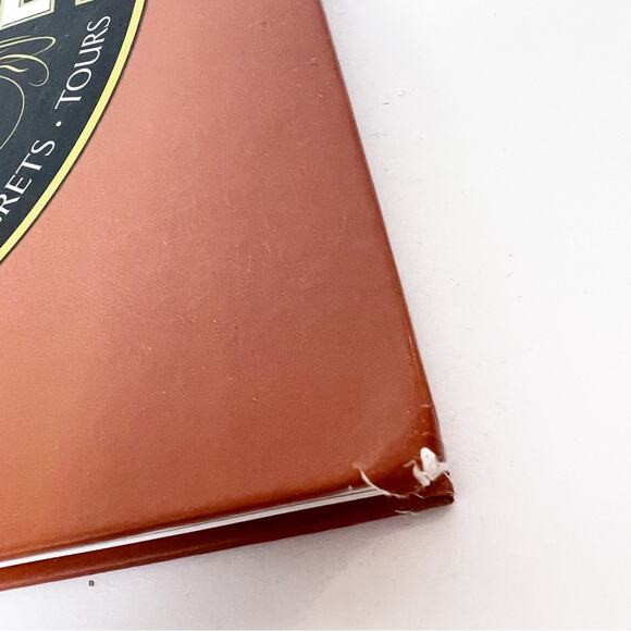 A Nation by Nation Guide to The Best World Whiskey Coffee Table Book 8 x 9.5 - Picture 2 of 16